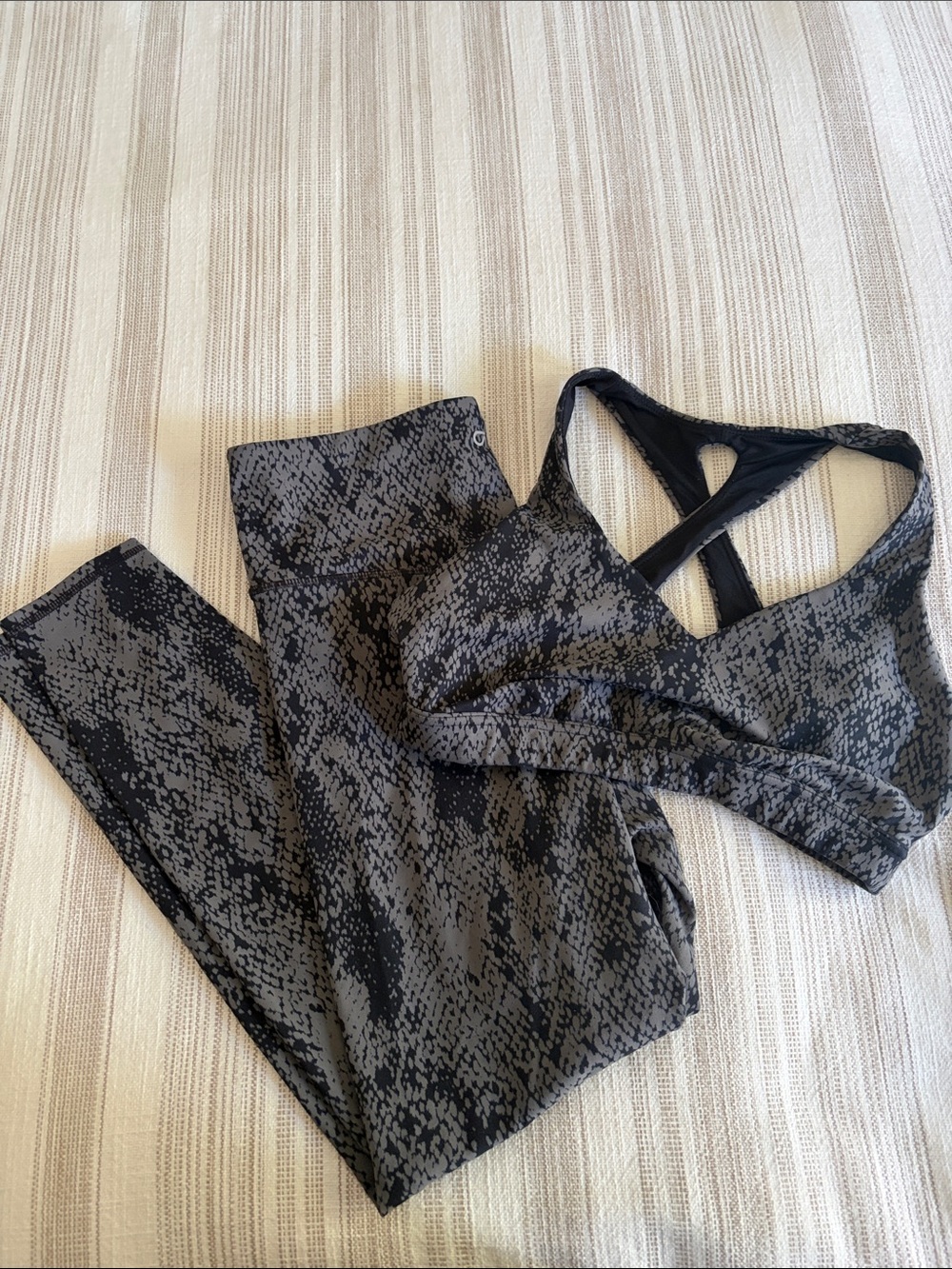 Gap Fit Studio sky high legging with sports bra